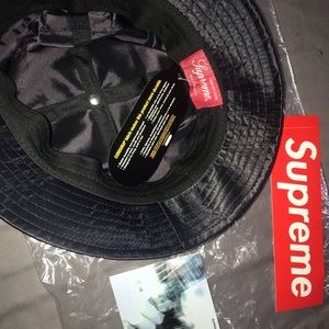 Supreme | Accessories | Supremes Cordura Pocket Bell Hat Newss2